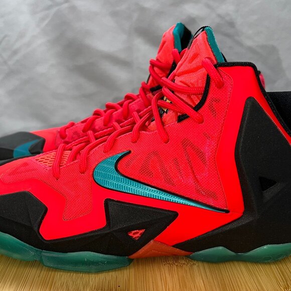 NIKE LEBRON 11 XI GS HERO PACK LASER CRIMSON BLACK TURBO GREEN 5.5Y/WOMEN - Picture 1 of 10